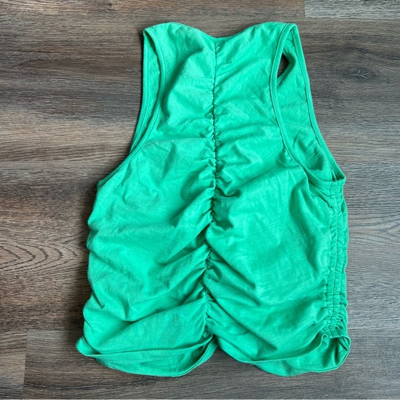 Universal Thread Green Sleeveless Ruched Top - Picture 2 of 3